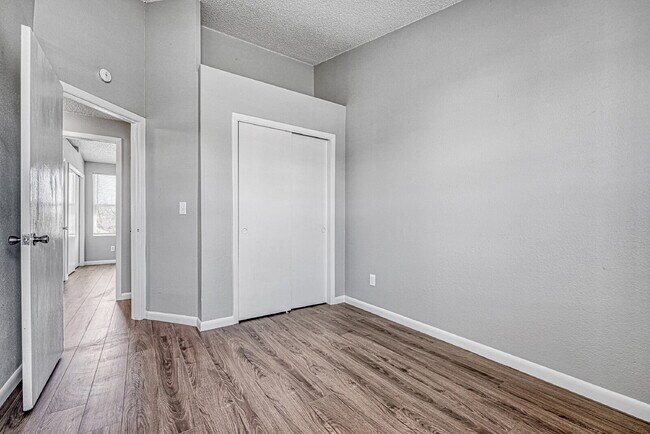 Building Photo - $2,445 - 3 Bed, 1 Bath Newly Renovated Hom...