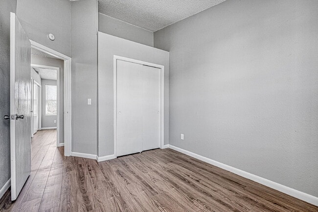 Building Photo - $2,595 - 3 Bed, 1 Bath Newly Renovated Hom...