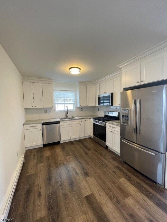 Building Photo - 404 S 5th St