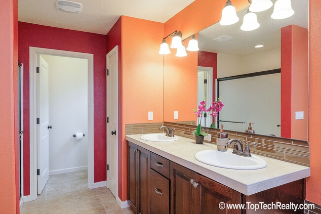 Building Photo - Lovely Duplex-Style Townhome | Bethany | Arbor Oaks Neighborhood | Amazing Schools | INTERNET INC...