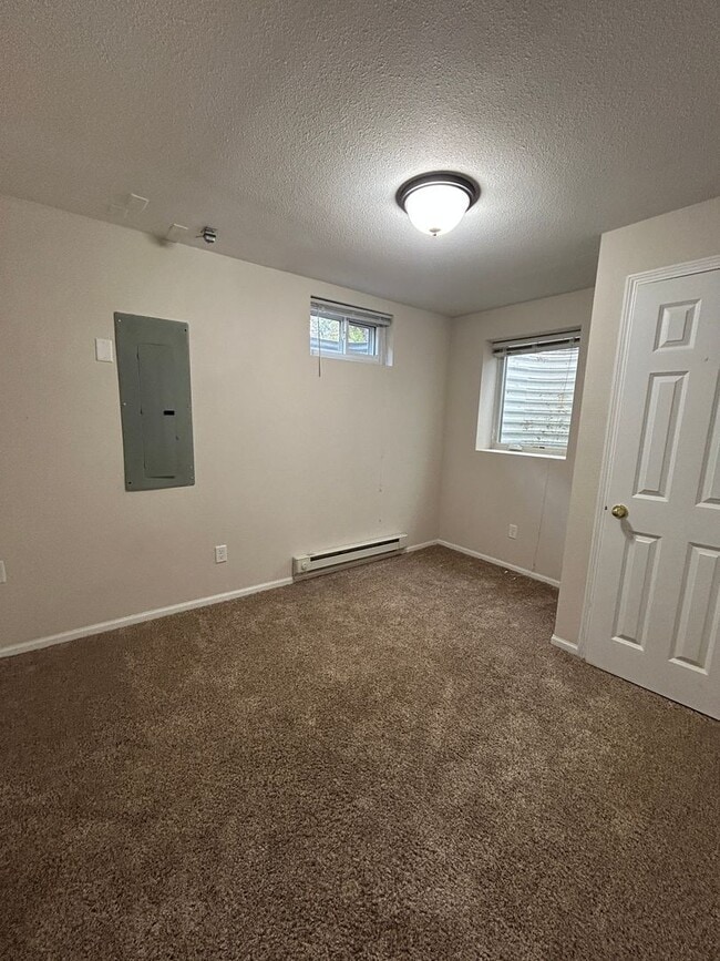 Building Photo - Spacious 5-Bedroom Family Haven with Moder...