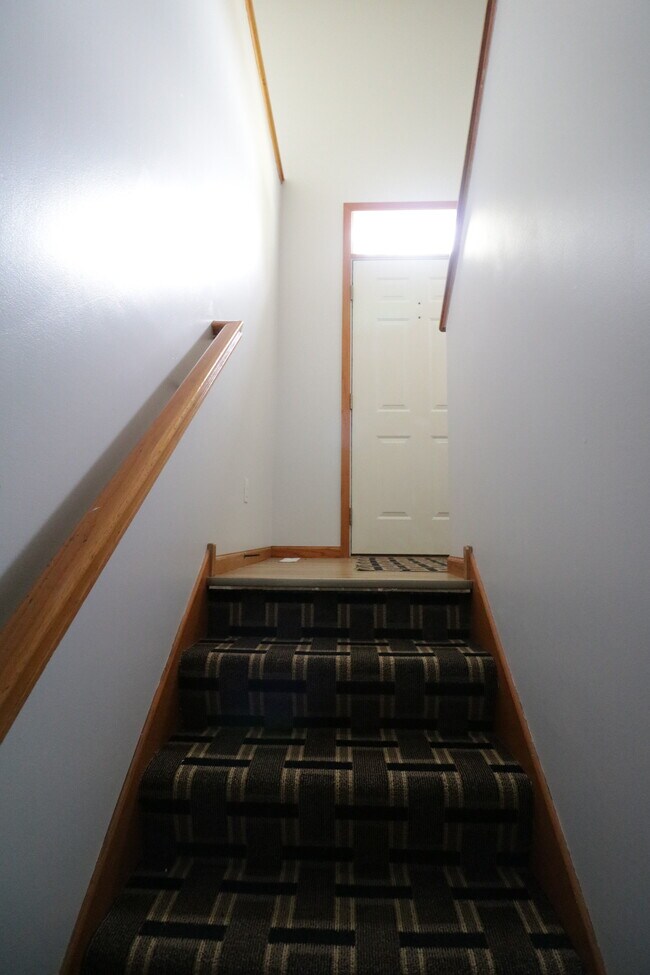 Building Photo - 7860 Old Carriage Ct