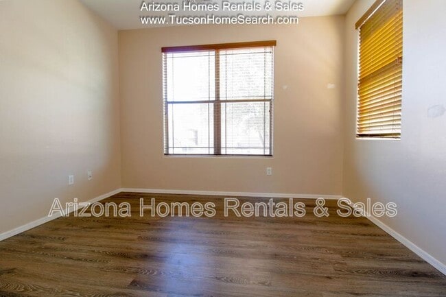 Building Photo - 732 West Camino Tunera