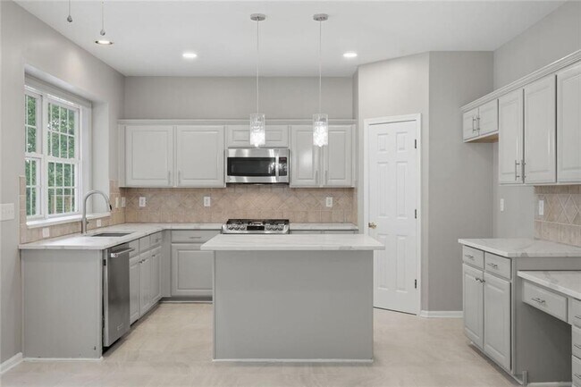 Building Photo - 770 Glastonbury Ct