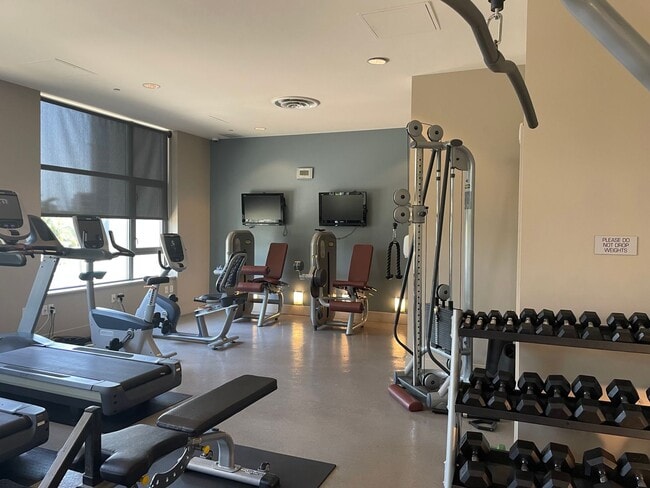 Building Photo - Gorgeous 3 Bedroom 2 Bath Condo For Rent a...