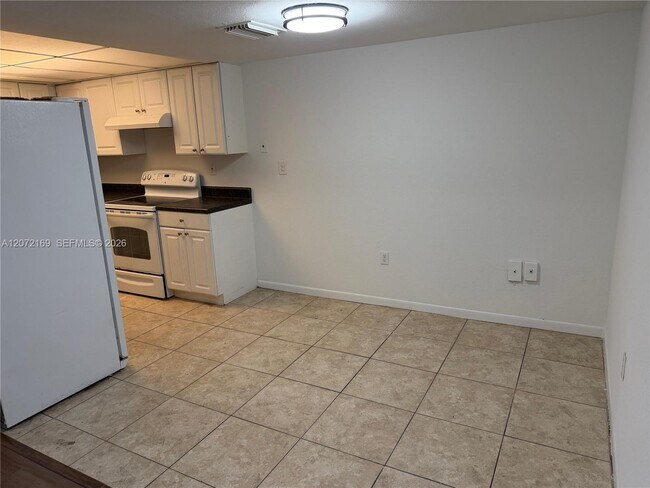 Building Photo - 11101 Royal Palm Blvd