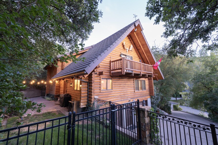 Building Photo - 1311 Canyon Creek Dr