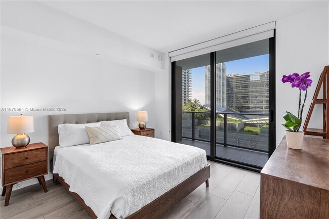 Building Photo - 45 SW 9th St