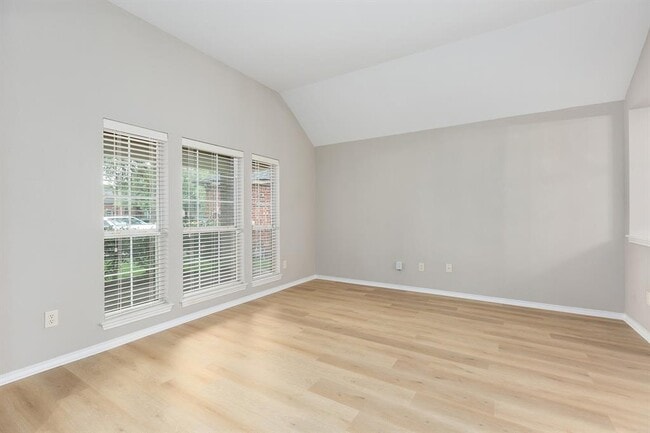 Building Photo - 13039 Golden Water Ct