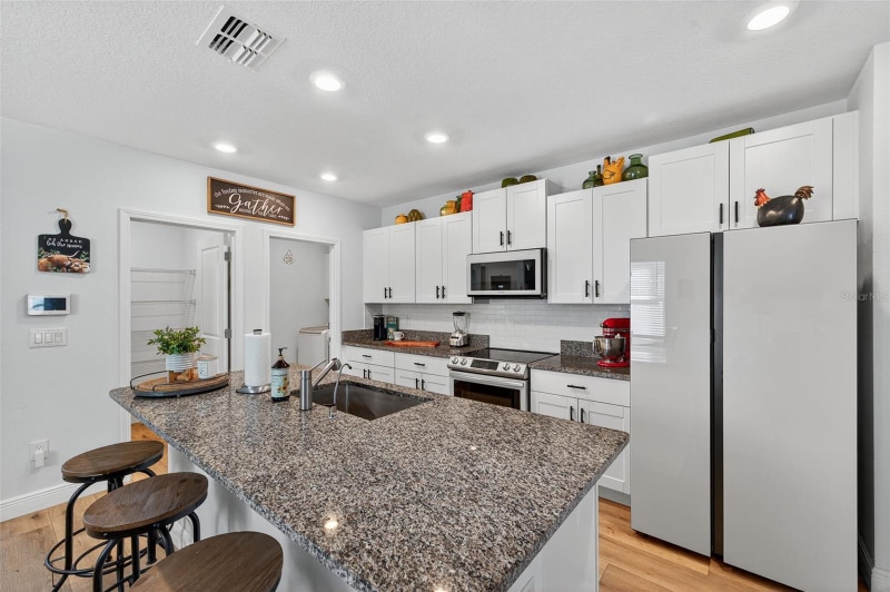 Building Photo - 94 Rose Bud Ln