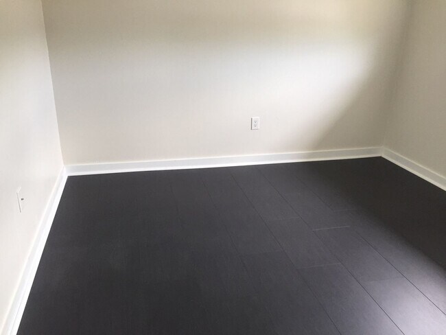 Building Photo - Ocean Breeze #14