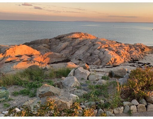 Building Photo - 10 Cove St