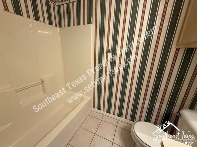 Building Photo - 7890 Jill Ln