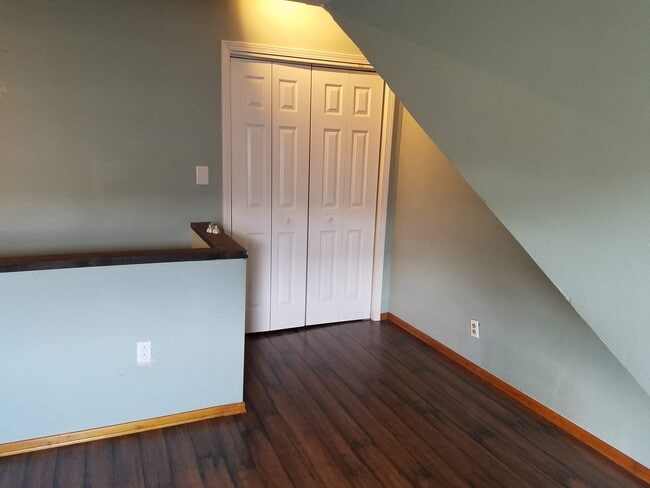 Building Photo - 4906 Sciota St