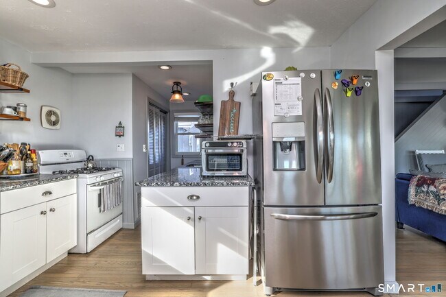 Building Photo - 25 Milford Point Rd