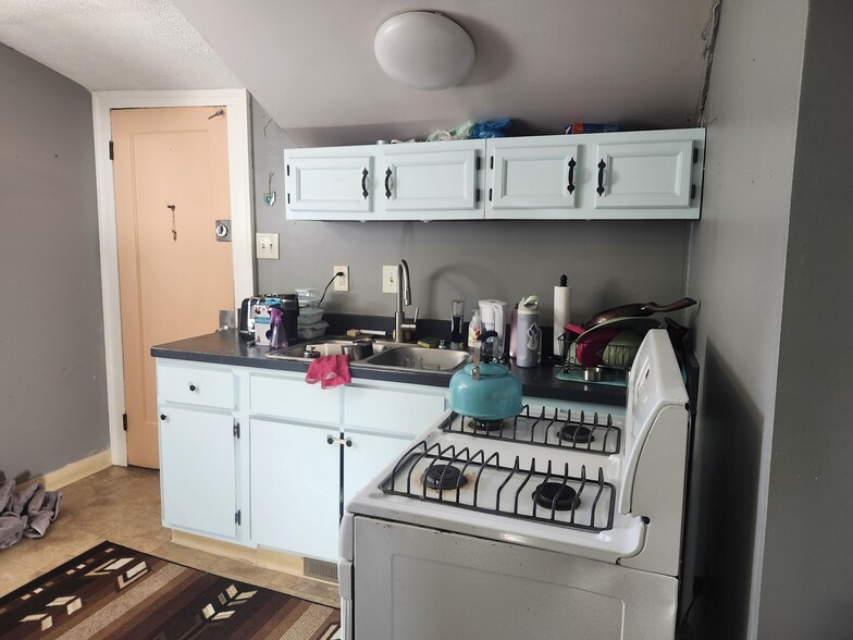 Building Photo - 3334 W 129th St