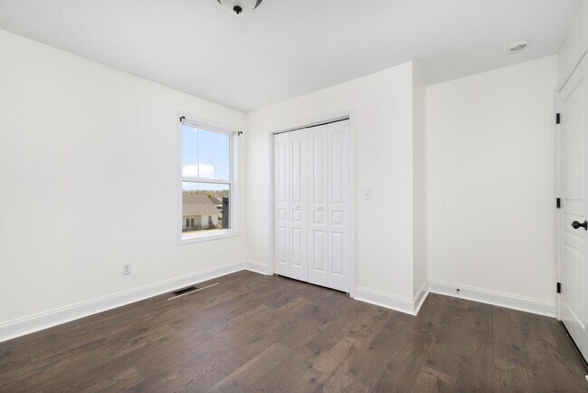 Building Photo - 2128 Ida Sue Dr