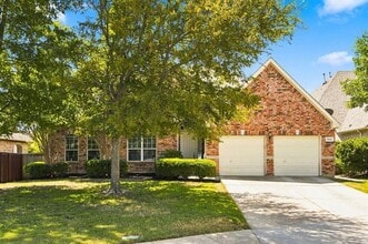 Building Photo - 8609 Brook Hollow Dr