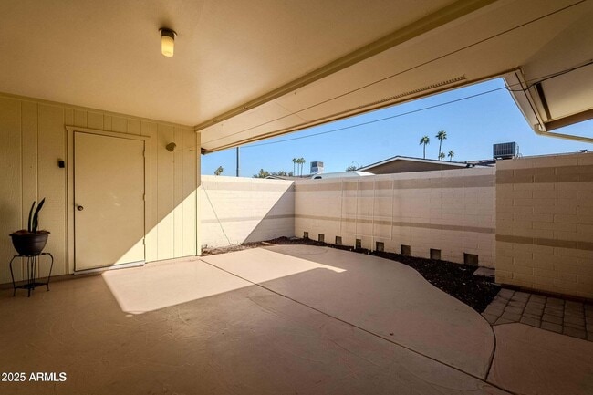Building Photo - 13611 N Newcastle Dr