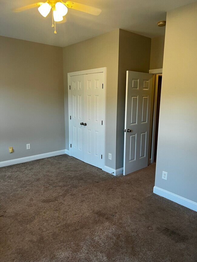 Building Photo - 11442 Charles Towne Way