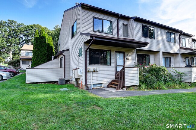 Building Photo - 545 Cypress Rd