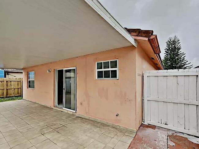 Building Photo - 6957 W 25th Ave