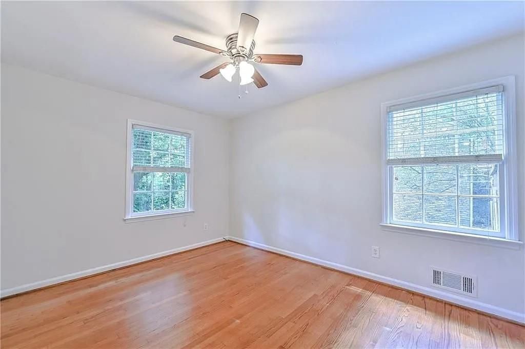 Building Photo - 260 River Valley Rd NW