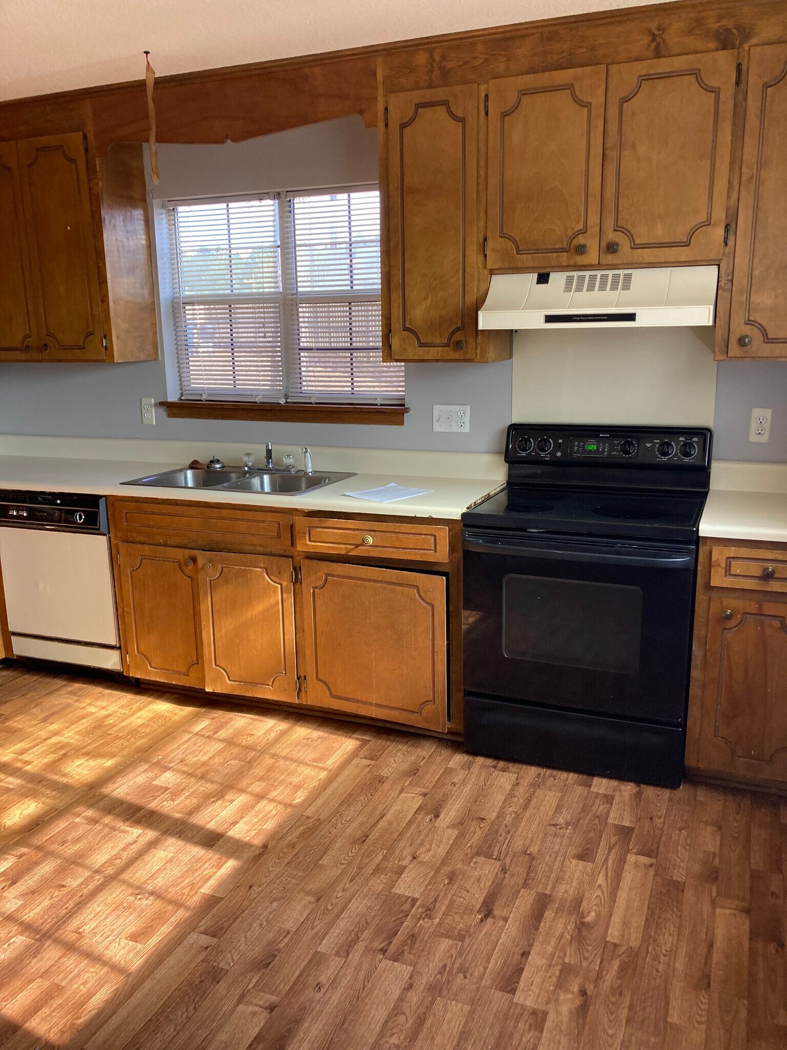 Building Photo - 141 Country Village Ct