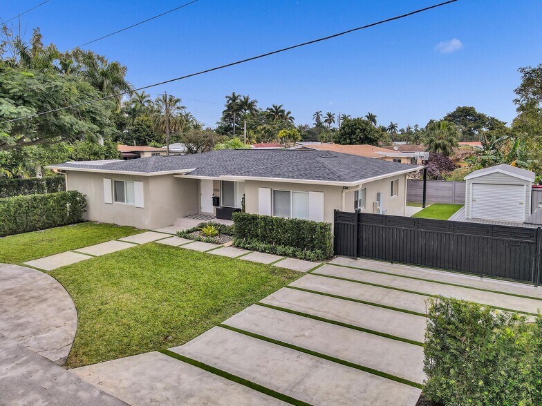 Primary Photo - 11425 NE 3rd Ave