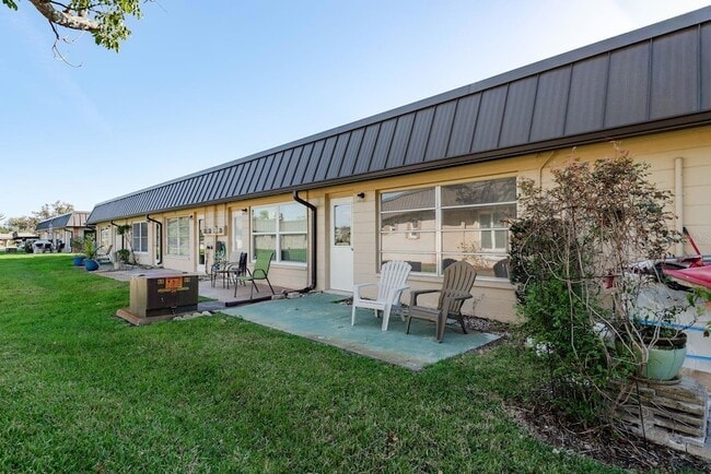 Building Photo - 4229 Stratford Dr