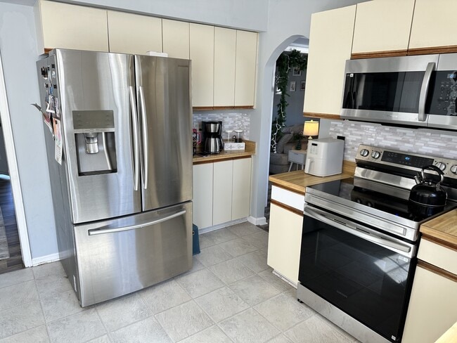 Building Photo - 213 Mahogany Dr