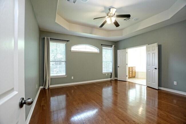Building Photo - 16612 Barrhead Cove