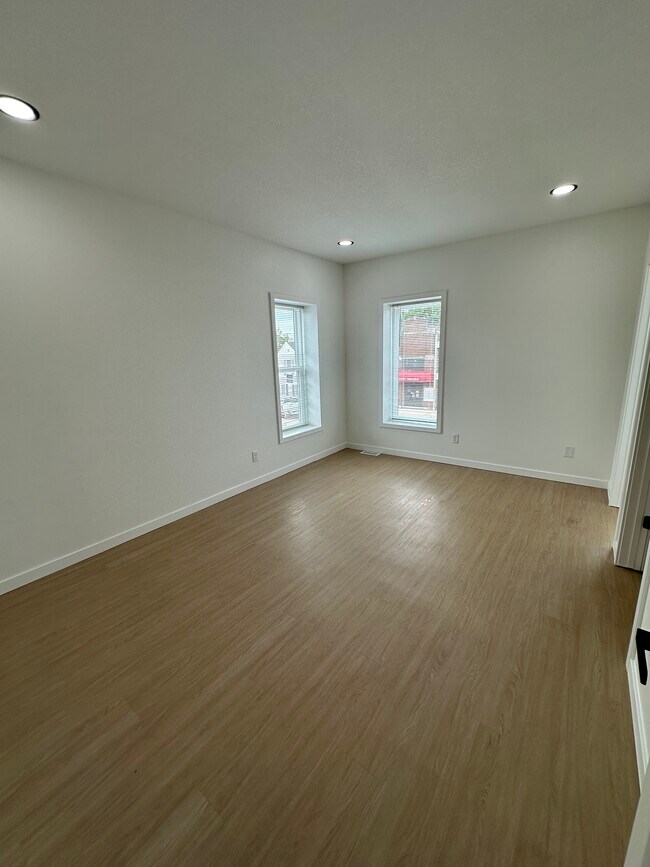 Bedroom - 211 S Main St