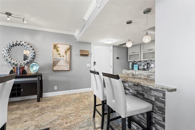 Building Photo - 2425 Presidential Way