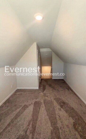 Building Photo - 105 Culver St