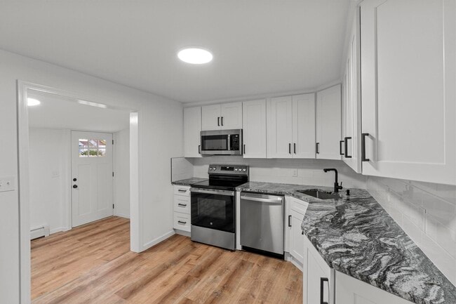 Building Photo - 5 Pine Trail