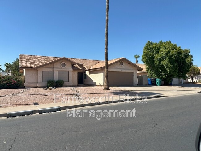 Primary Photo - 5406 E Emerald Ave
