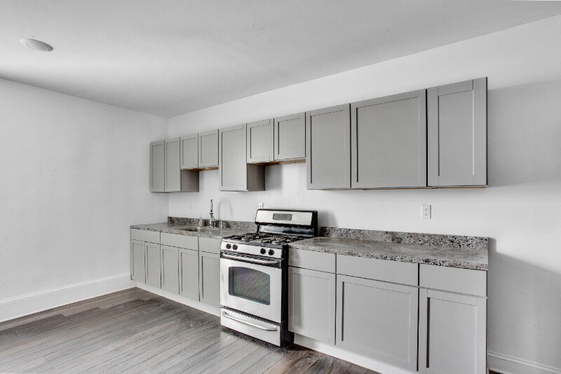 Building Photo - 2212 W Fayette St