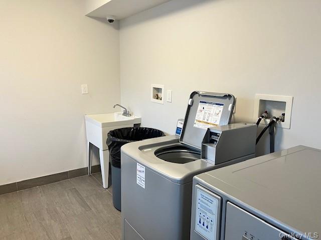 Building Photo - 1 Fairway Cir