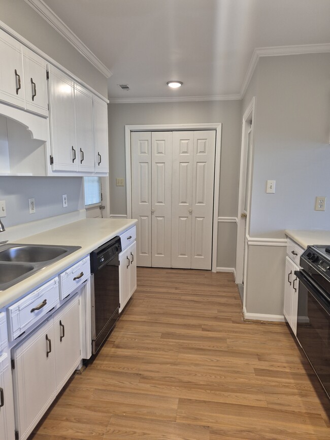 Building Photo - 341 Sawgrass Dr