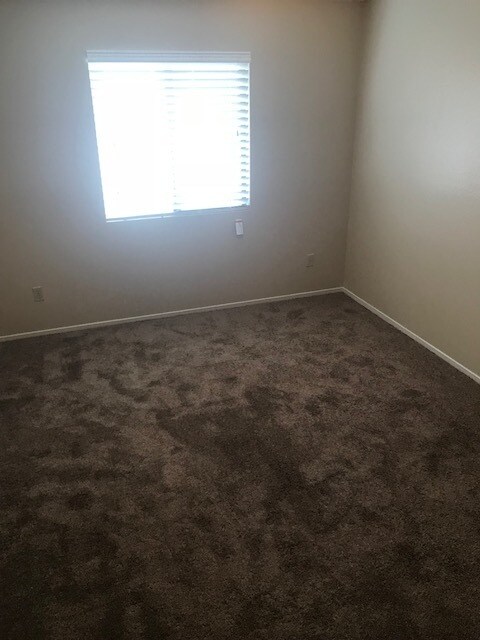 Building Photo - AJ-817