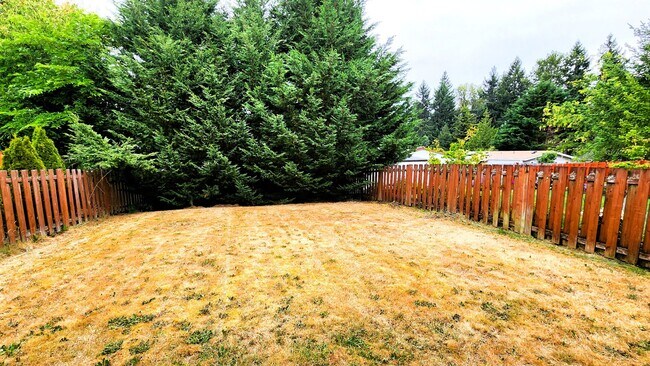 Building Photo - 3 bedroom 2.5 bathroom South Hill Charmer!