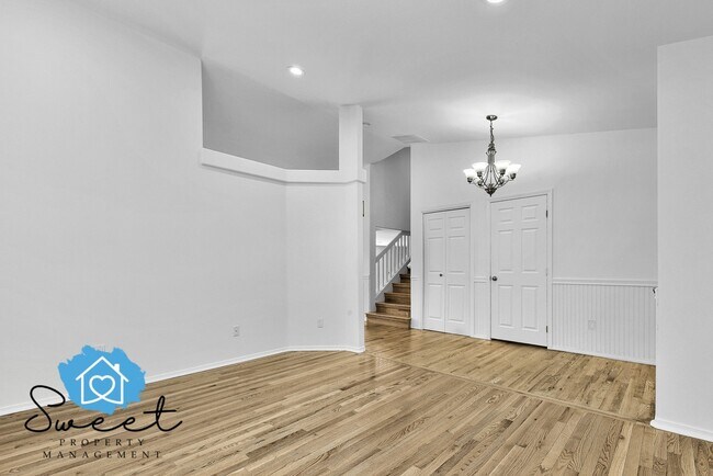 Building Photo - 5499 S Yarrow Pl