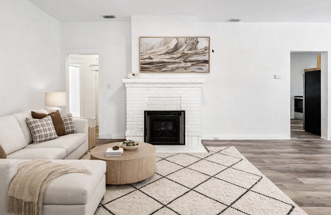 Building Photo - 336 W 18th St