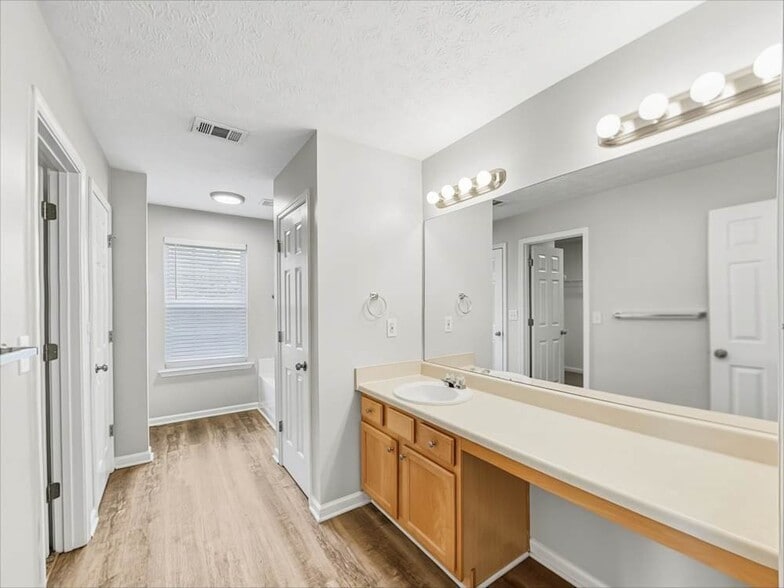 Building Photo - 1155 Bramlett Blvd