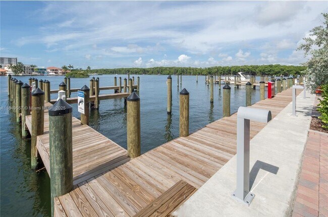 Building Photo - 400 Sunny Isles Blvd