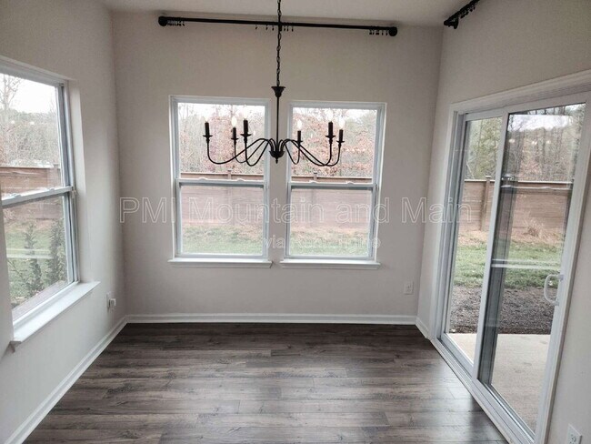 Building Photo - 299 Ridgeview Ln