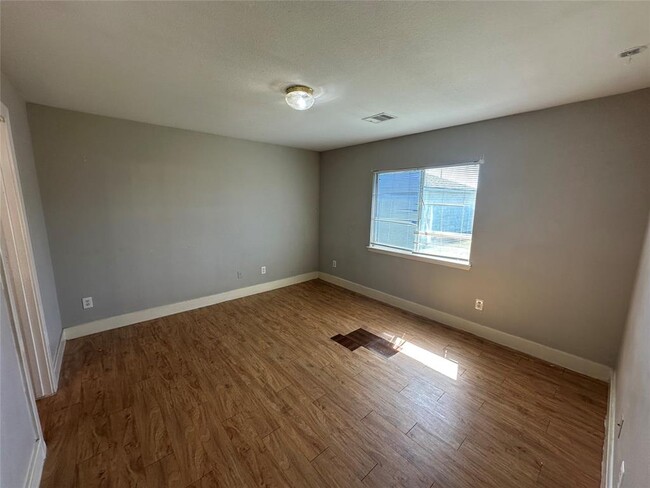 Building Photo - 1051 Grassy View Dr