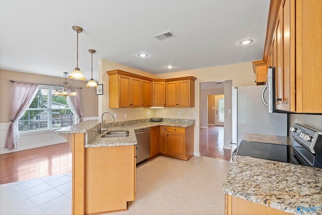 Building Photo - 108 Landings Way Dr