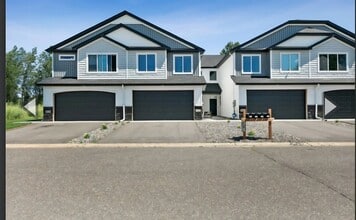 Building Photo - Brand New Townhome